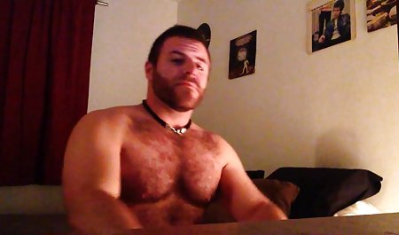 Porn მოდელი ოსტატურად მანიპულირებს ვიბრატორს